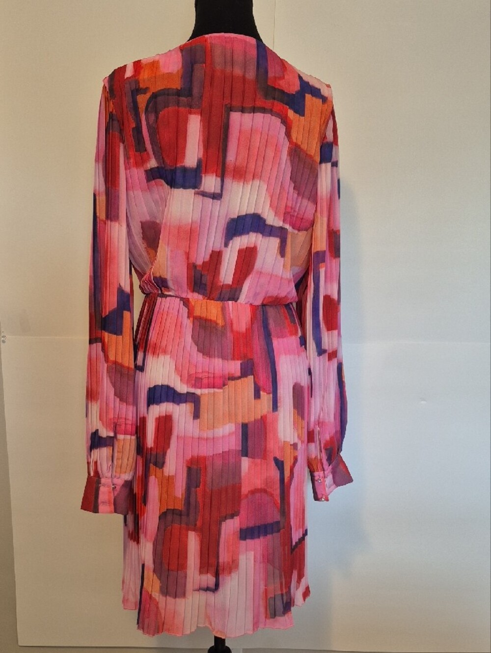 YNI Studion Multi-Colored Pleated Long Sleeve Dress – XL NWT - Picture 3 of 9